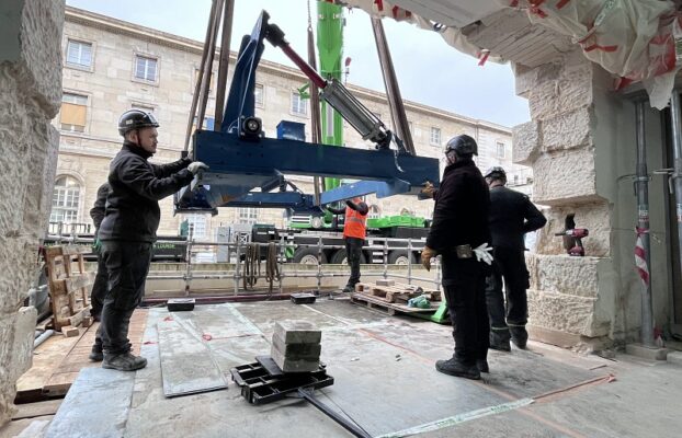Behind the scenes of an extraordinary project: the arrival of the ZAP-X at Lariboisière