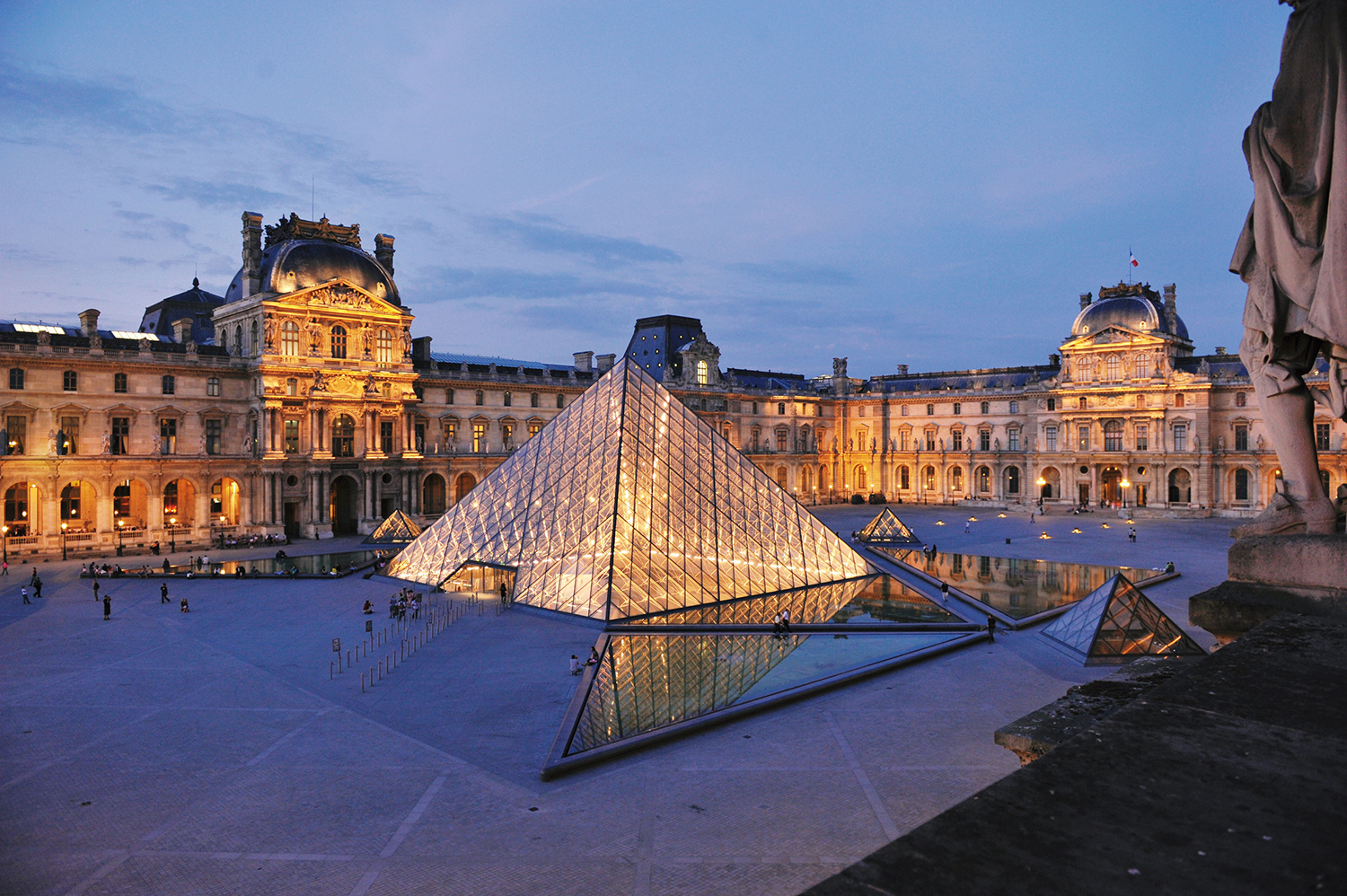 Collaboration APHP Le Louvre : entretien avec Juliette Carvunis et le Dr François Nataf